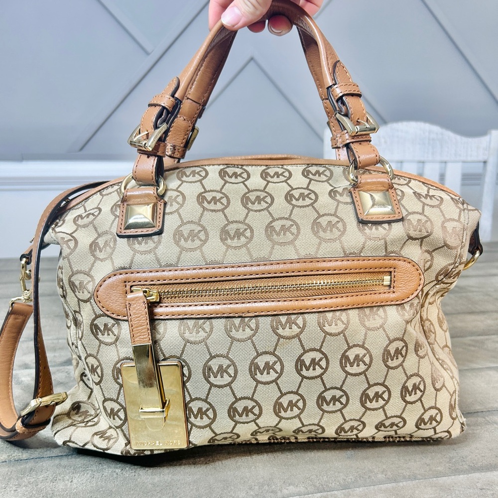 Michael Kors Calista Monogram Logo MK Women’s Handbag Crossbody Bag - Picture 2 of 8